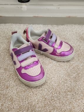 VEJA Girls Metallic Pink & Purple Velcro Sneakers Size 8.5